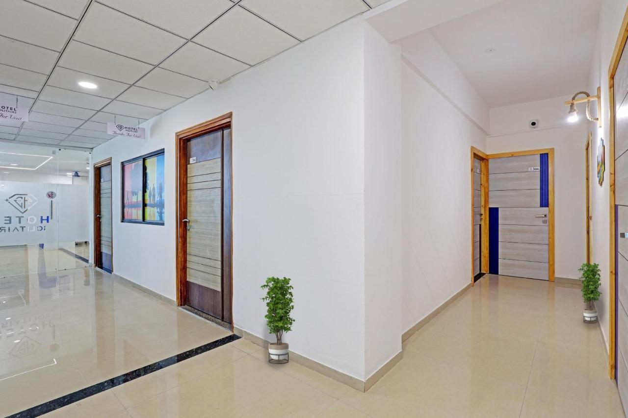 Hotel Solitaire, Best Luxurious Hotel Ac Rooms In Szúrat Kültér fotó