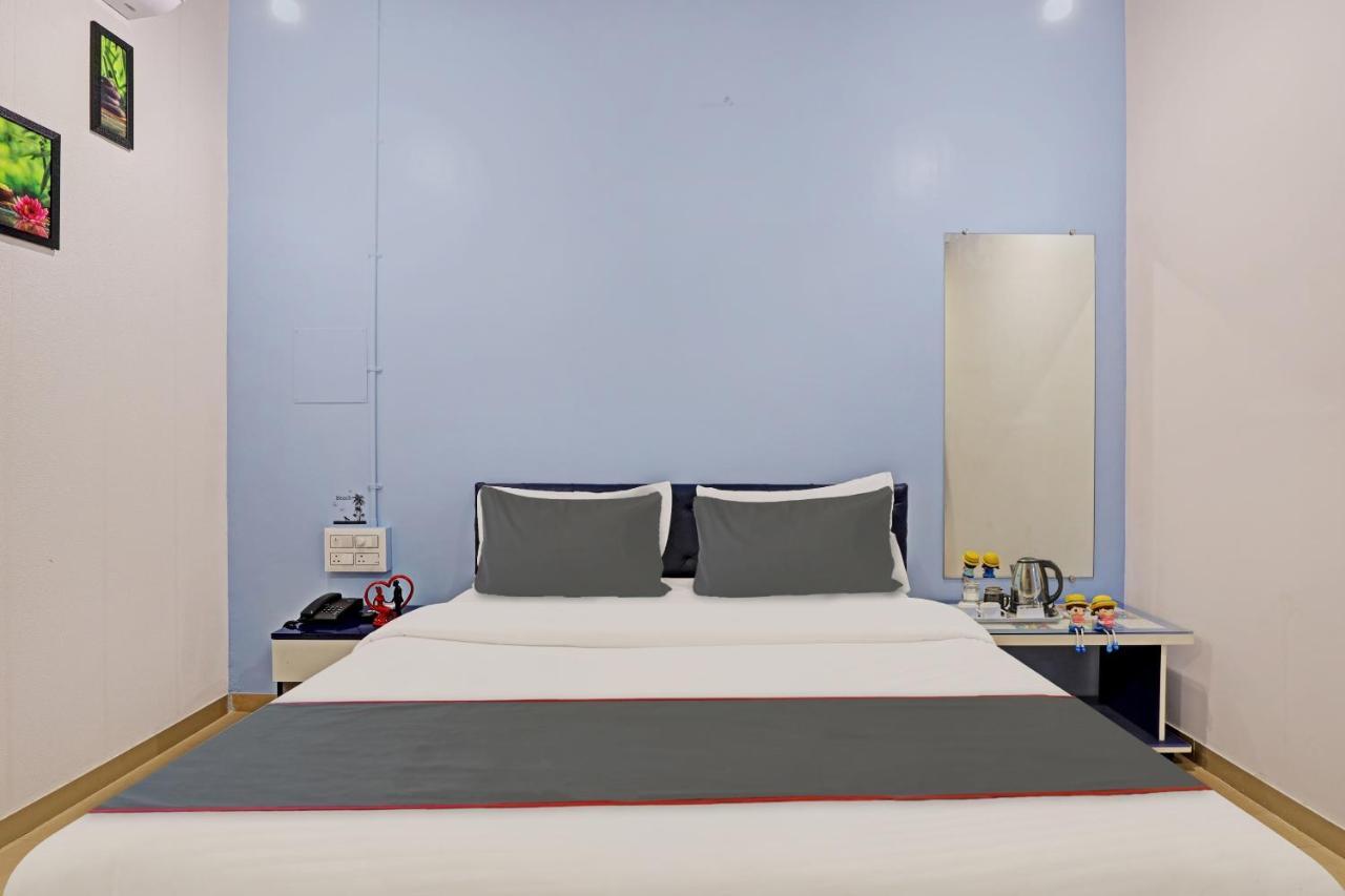 Hotel Solitaire, Best Luxurious Hotel Ac Rooms In Szúrat Kültér fotó