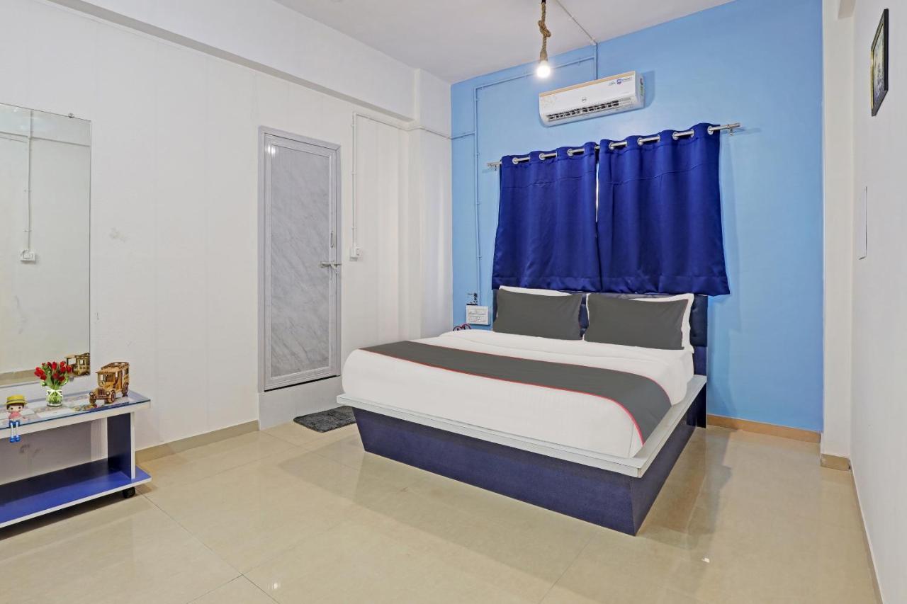 Hotel Solitaire, Best Luxurious Hotel Ac Rooms In Szúrat Kültér fotó